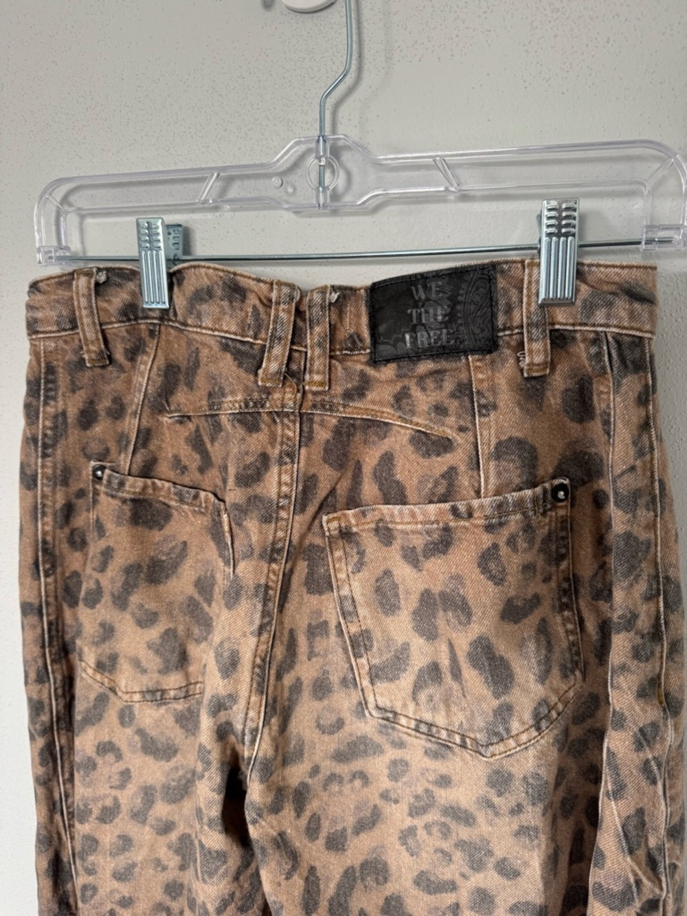 We the Free Good Luck Printed Barrel Jeans - Leopard - Size 24 - Picture 4 of 4